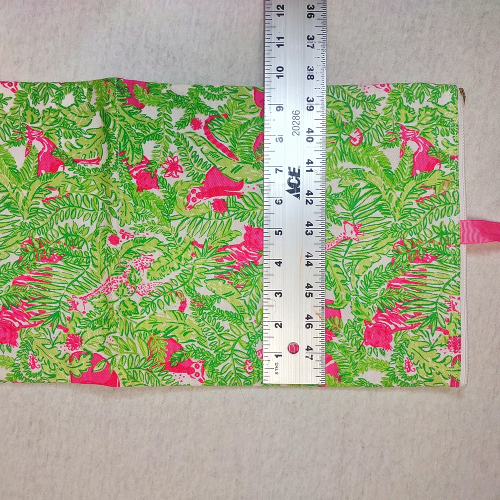 Lilly Pulitzer 'Wash Me Wear Me' Laundry Resort Travel Bag Safari Green & Pink - Picture 7 of 8